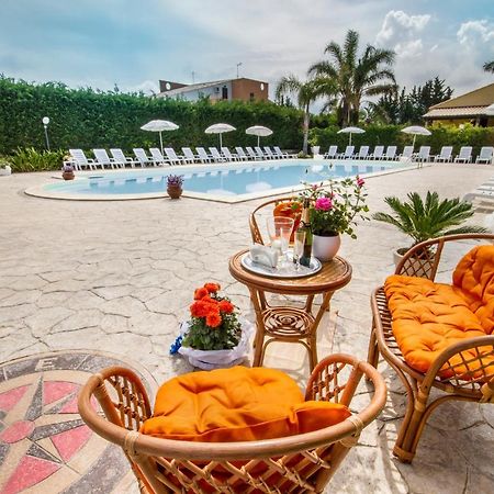 Casa Vacanza Paradise Vicino Cefalu Con Servizio Di Piscina A 3 Chilometri Apartment Campofelice Di Roccella Bagian luar foto