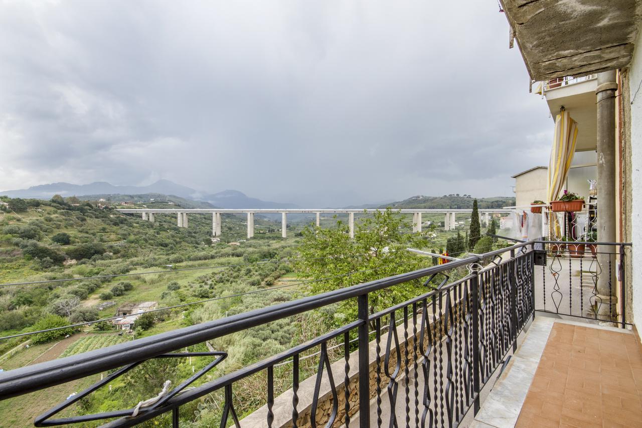 Casa Vacanza Paradise Vicino Cefalu Con Servizio Di Piscina A 3 Chilometri Apartment Campofelice Di Roccella Bagian luar foto