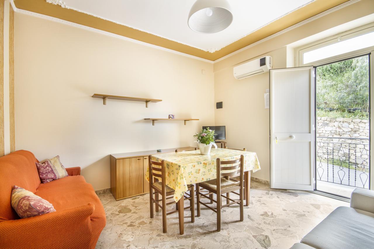 Casa Vacanza Paradise Vicino Cefalu Con Servizio Di Piscina A 3 Chilometri Apartment Campofelice Di Roccella Bagian luar foto