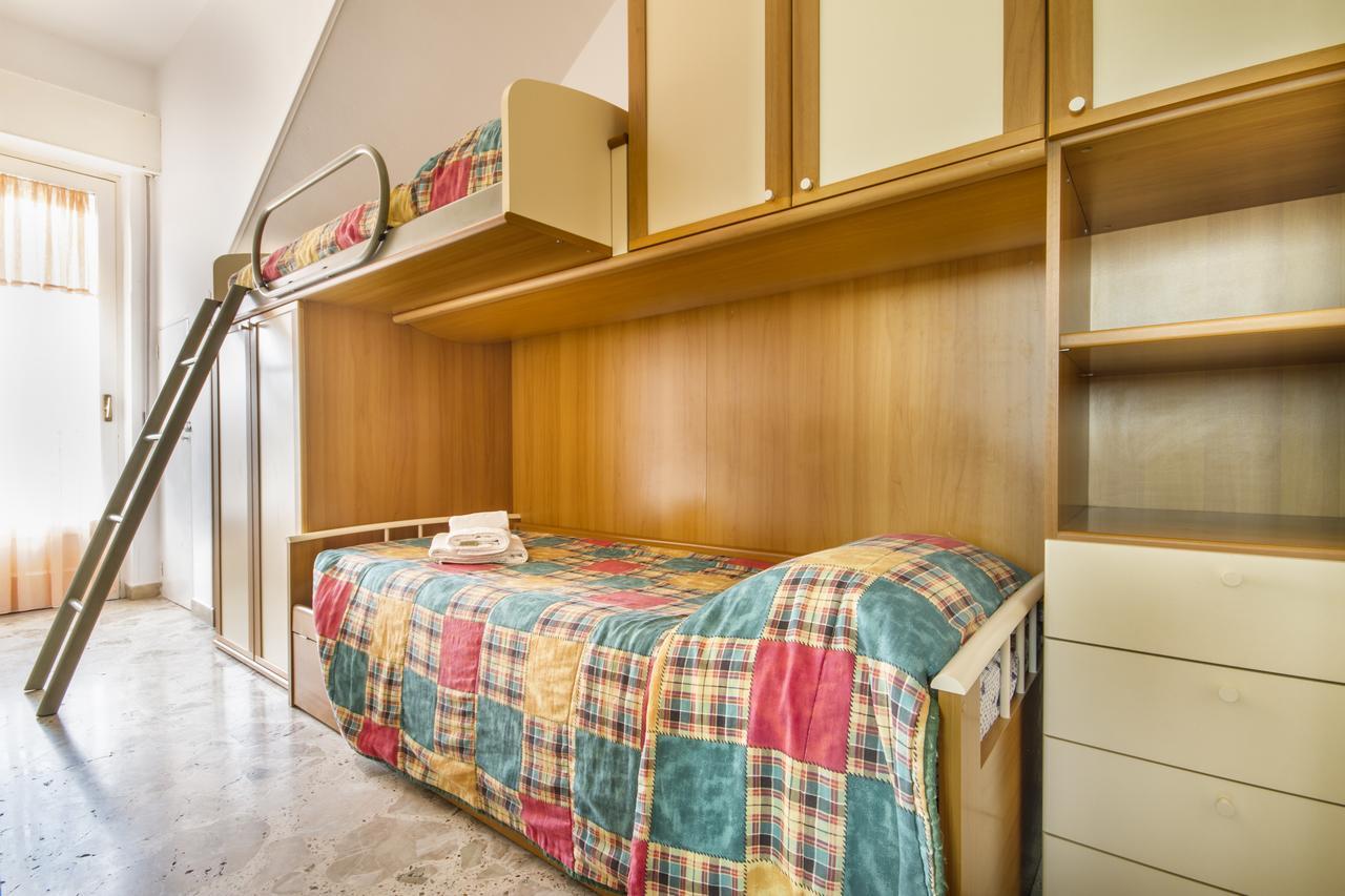 Casa Vacanza Paradise Vicino Cefalu Con Servizio Di Piscina A 3 Chilometri Apartment Campofelice Di Roccella Bagian luar foto