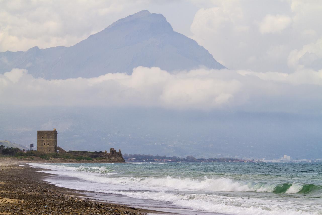 Casa Vacanza Paradise Vicino Cefalu Con Servizio Di Piscina A 3 Chilometri Apartment Campofelice Di Roccella Bagian luar foto